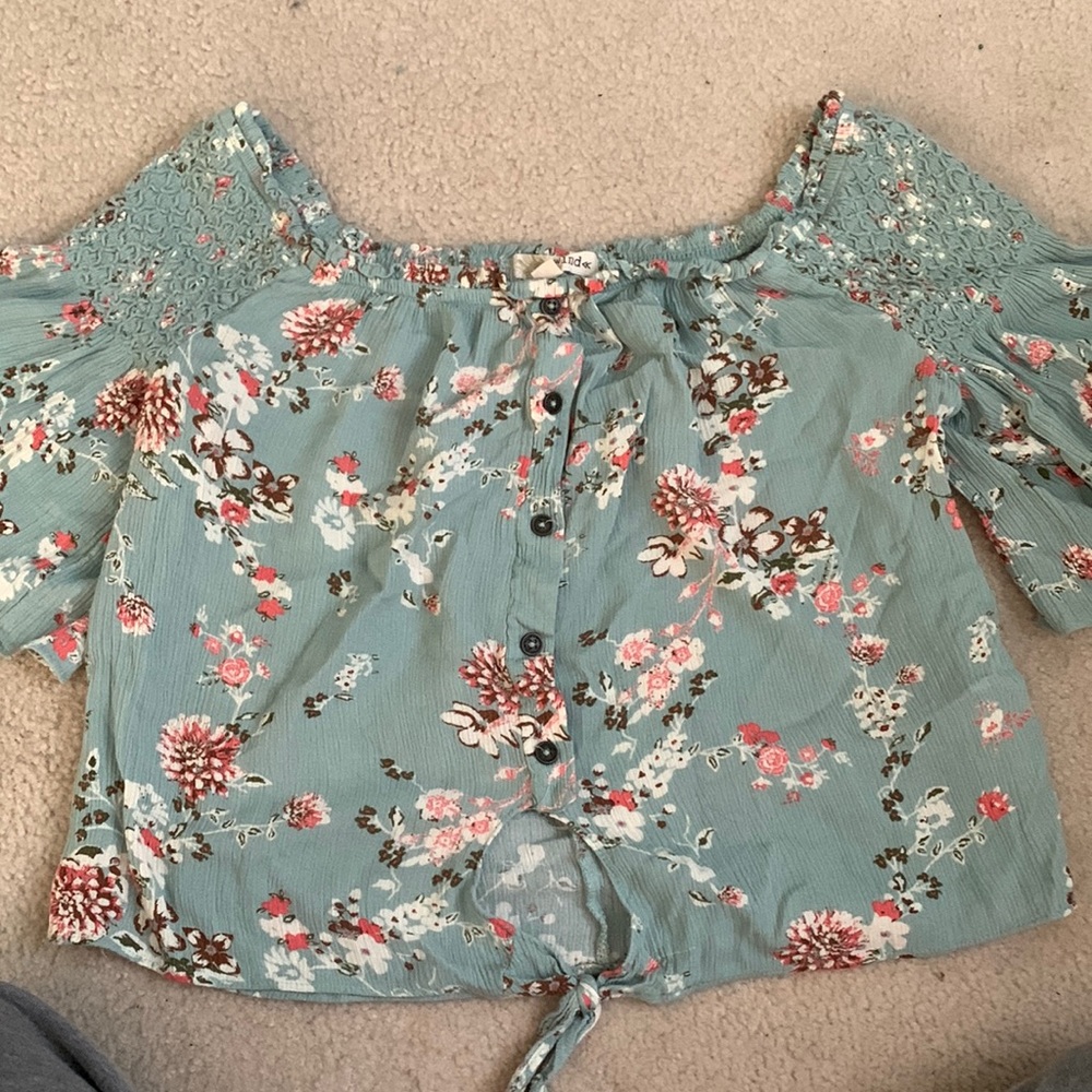 This shirt is a Rewind top and it’s a mint green. The material is so soft!